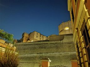 Il portone del Vaticano
